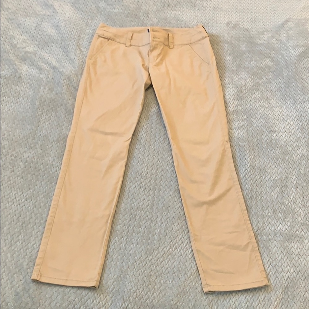 AEO skinny short khaki pants